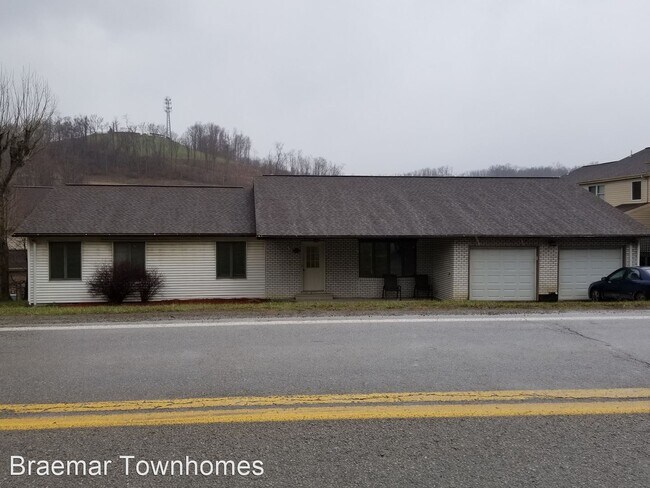 Foto del edificio - 3 br, 2 bath House - 529 Fairchance Rd.