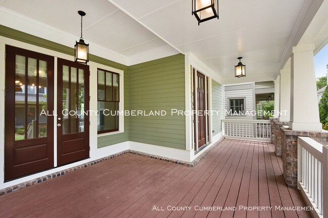 Building Photo - Immaculate Grant Park Place Home!!