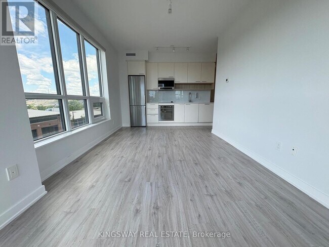 Building Photo - 3005 Pine Glen Rd