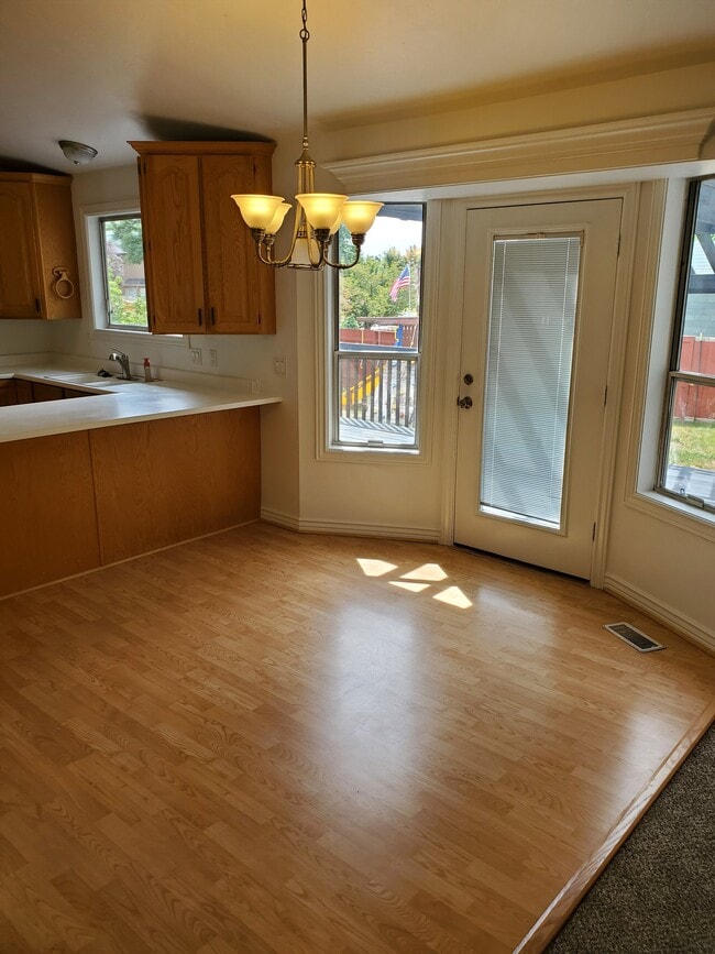 Building Photo - 4785 Dorilee Dr