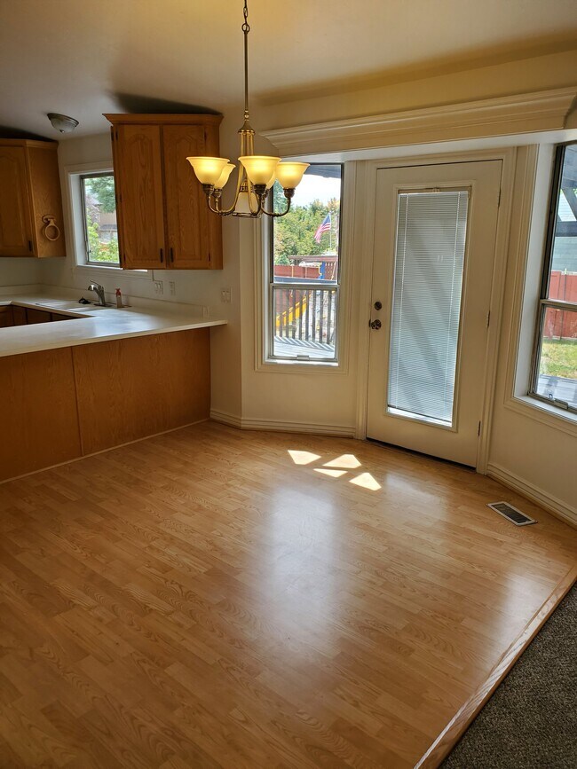 Foto del edificio - 4785 Dorilee Dr