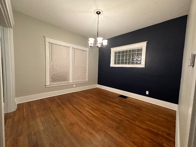 Building Photo - 813 Reading Rd