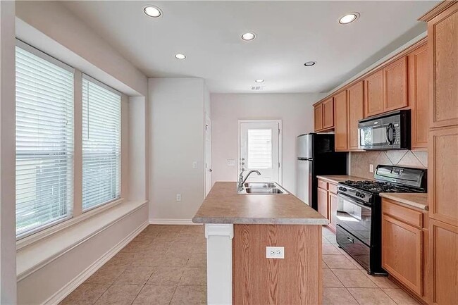 Building Photo - 10700 Macmora Rd