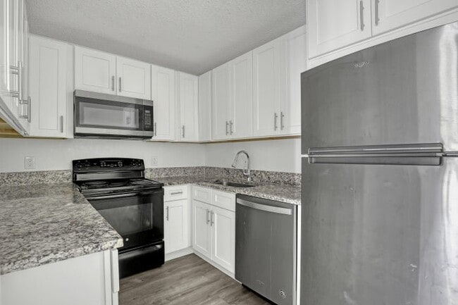 Building Photo - 3618 Alder Dr