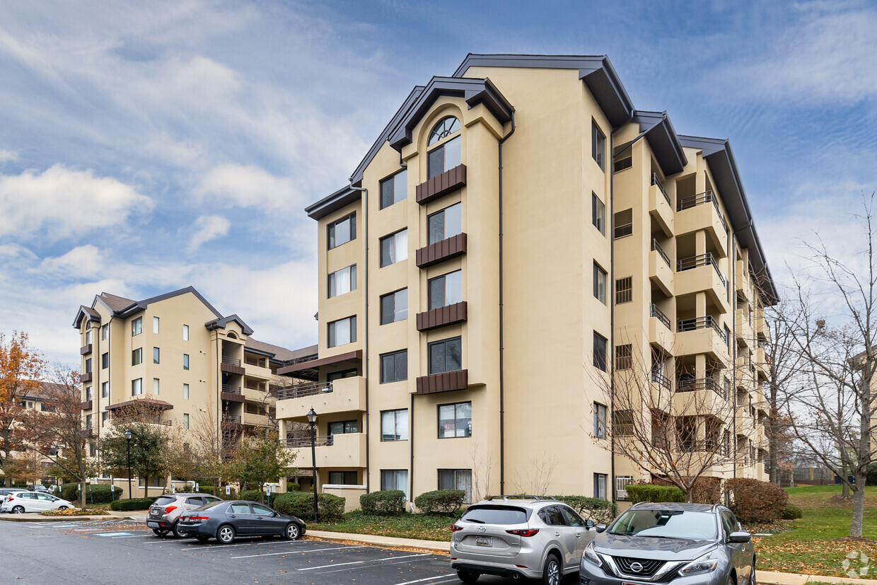 Building Photo - Miramont Villas Condos
