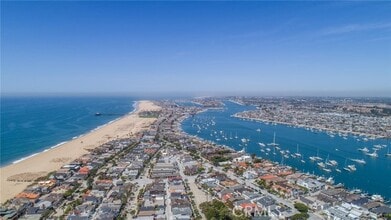 Building Photo - 2038 Miramar Dr