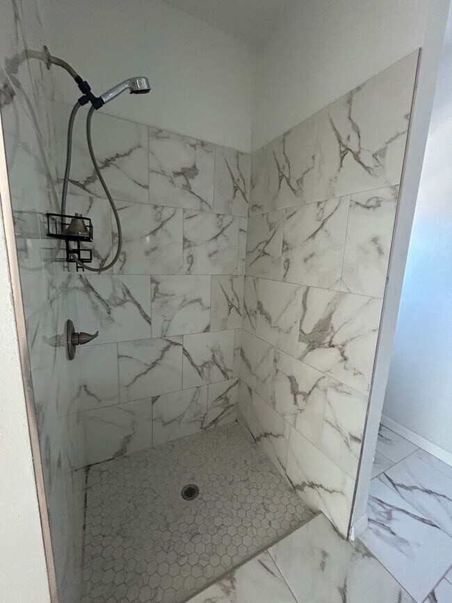 Foto del edificio - SPACIOUS 4 BEDROOM- 2 BATHROOM RETREAT IN BEAUTIFUL LAKE PLACID