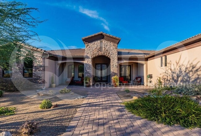 Building Photo - 6762 W Hombre Rd