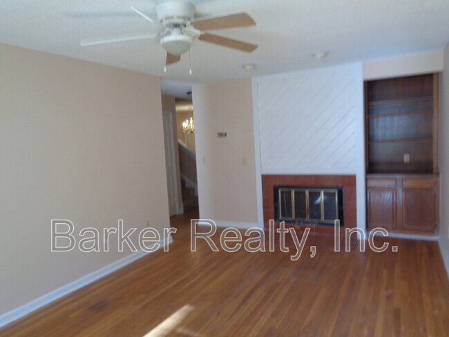 Building Photo - 4360 Hunters Club Dr