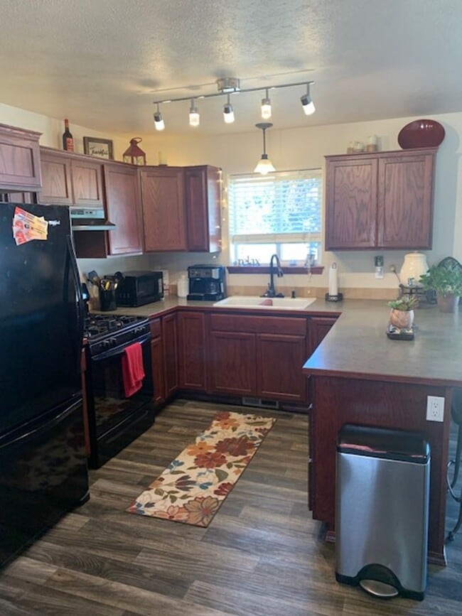 Building Photo - Lovely 3 bedroom 2 bath Post Falls Home!