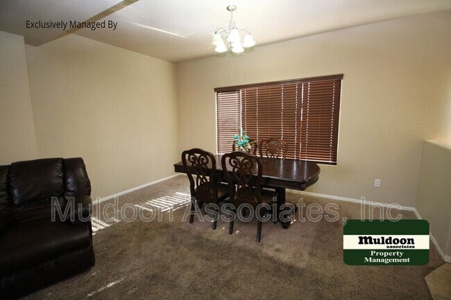 Building Photo - 9274 Sand Myrtle Dr
