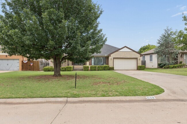 Foto del edificio - Beautiful Home in Nichols Hills FOR RENT