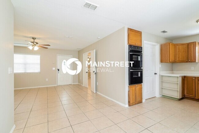 Foto del edificio - 4 Bedroom Pet-Friendly Home in St. Cloud, FL with Main Street Renewal