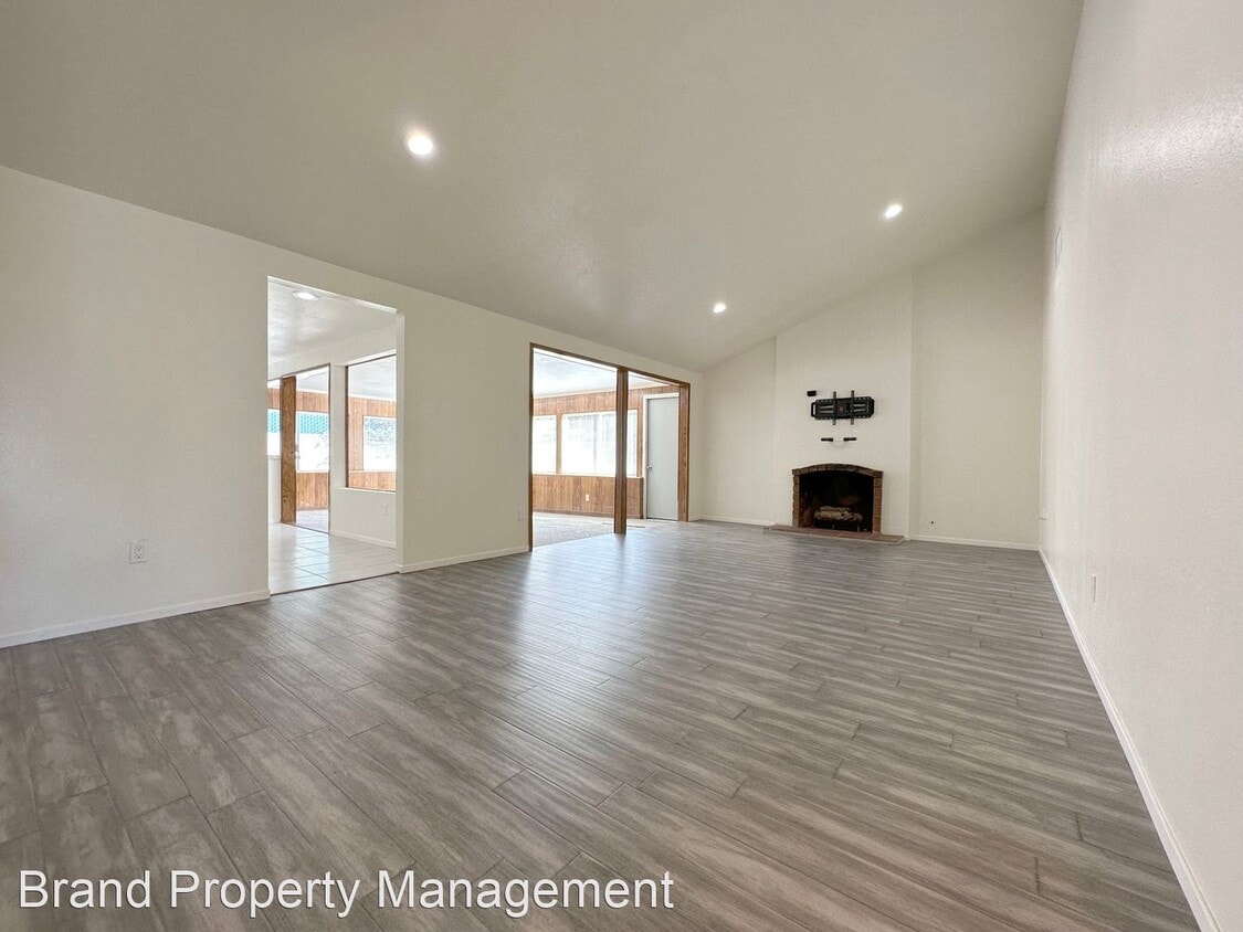Foto principal - 4 br, 2 bath House - 1103 S. Ambridge St,