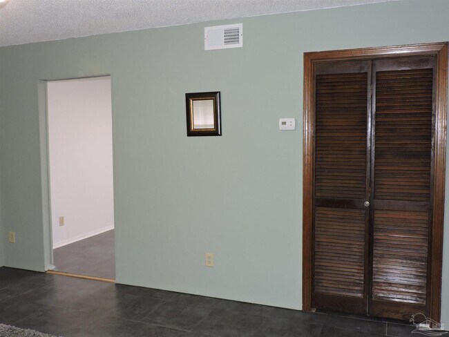 Foto del edificio - 2811 Langley Ave