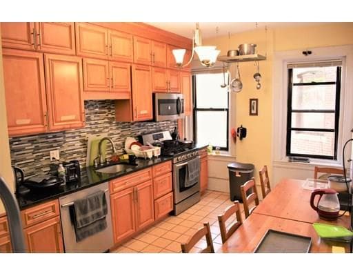 Primary Photo - 133 Cypress St