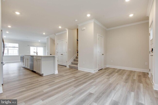 Foto del edificio - 11501 Kirkleigh Dr