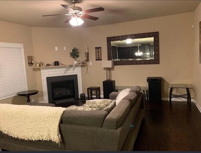 Building Photo - 3911 Kingfisher Dr