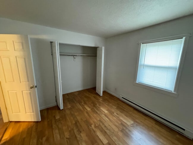 Foto del edificio - 1240 Hilltop Cir