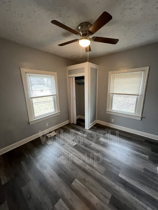 Foto del edificio - 15 N Riley Ave