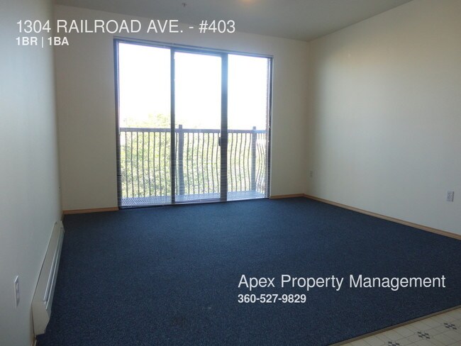 Building Photo - 1304 RAILROAD Ave