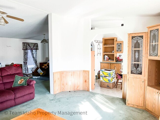 Foto del edificio - 2001 Manufactured Home on 160 Acre Farm ne...