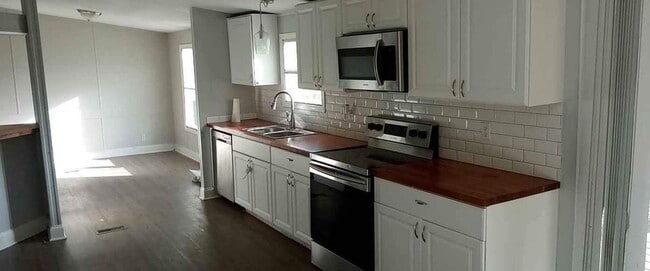 Building Photo - 2306 Grand St