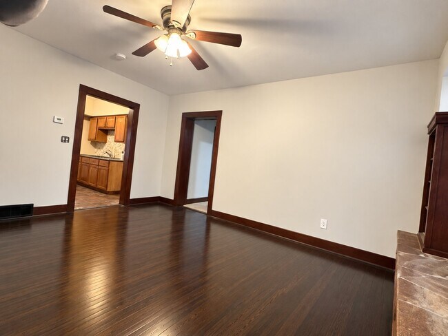 Foto del edificio - 667-669 Eddy Rd