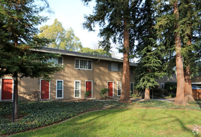 Foto del edificio - Greenwood Apartments