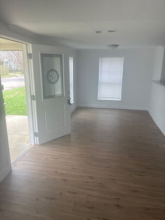 Foto del edificio - 209 W Park St