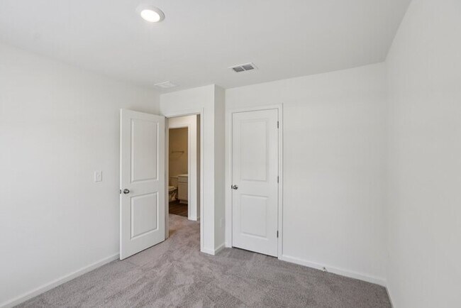 Foto del edificio - Fantastic 3bd/2.5ba home! Coming soon!