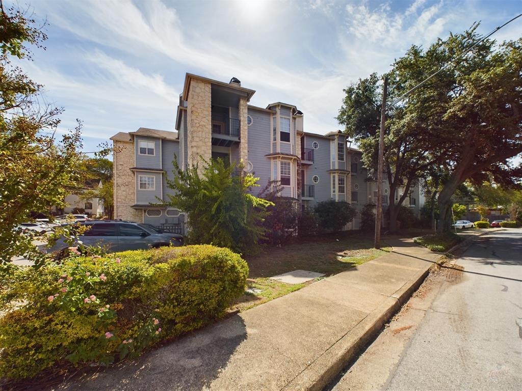 Primary Photo - 3111 Tom Green St