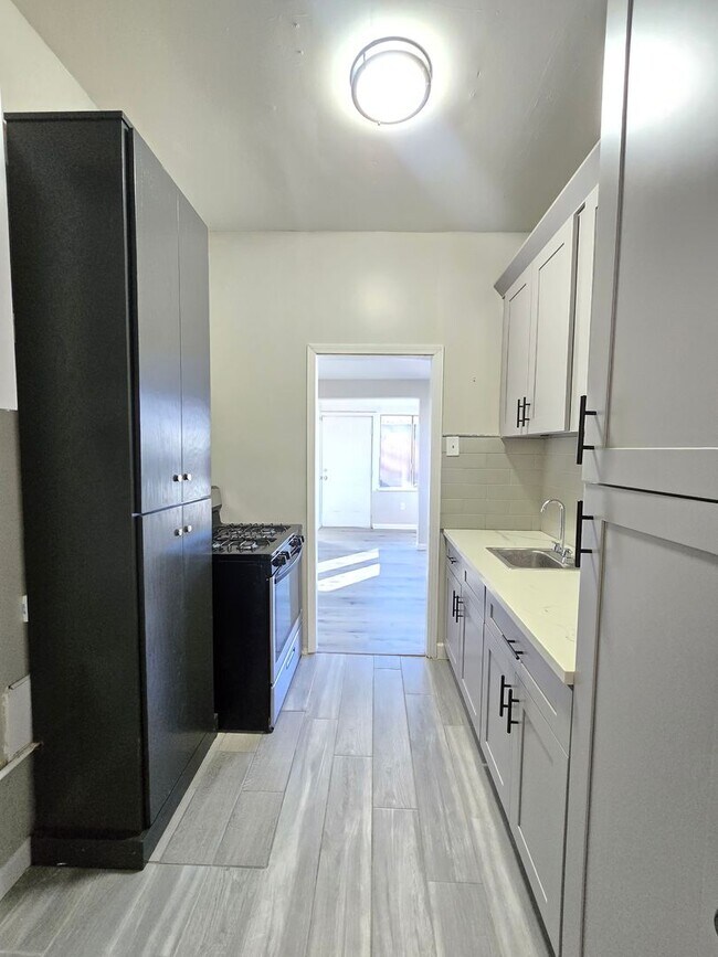 Foto del edificio - 44309 Date Ave