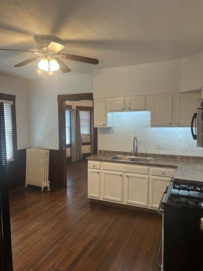 Building Photo - 1567 Wagar Ave