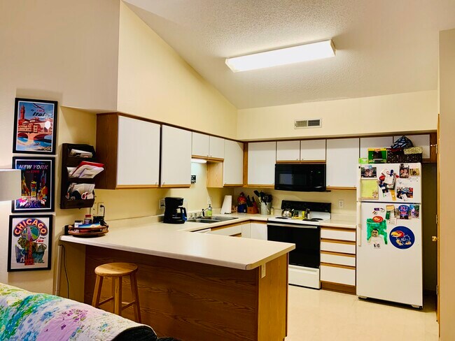 Foto del edificio - 2270 Holiday Rd # 511