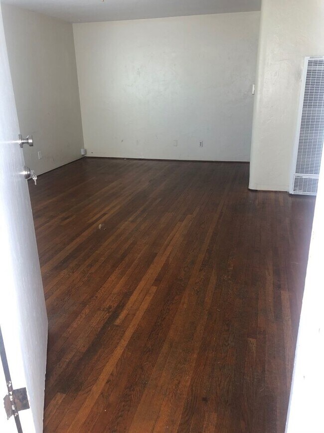 Foto del edificio - 1359-1365 Reed Ave
