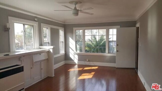 Foto del edificio - 4112 Griffin Ave
