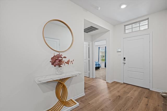 Building Photo - 217 Redbarn Ln