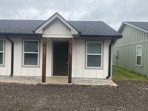 Building Photo - 533 Bradburn Rd