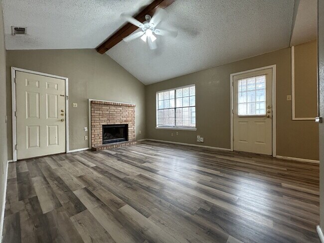 Foto del edificio - Two Bedroom Located in Frenship ISD!