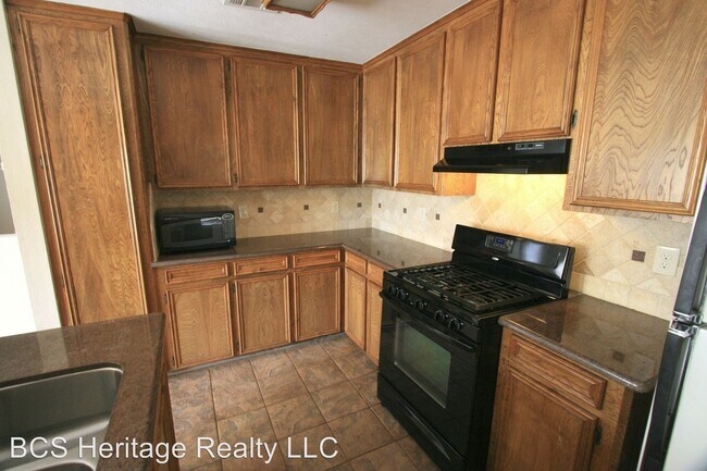 Building Photo - 3 br, 2 bath House - 1008 Crestwood