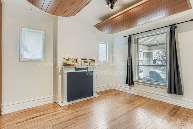 Building Photo - 3340 Wyandot St