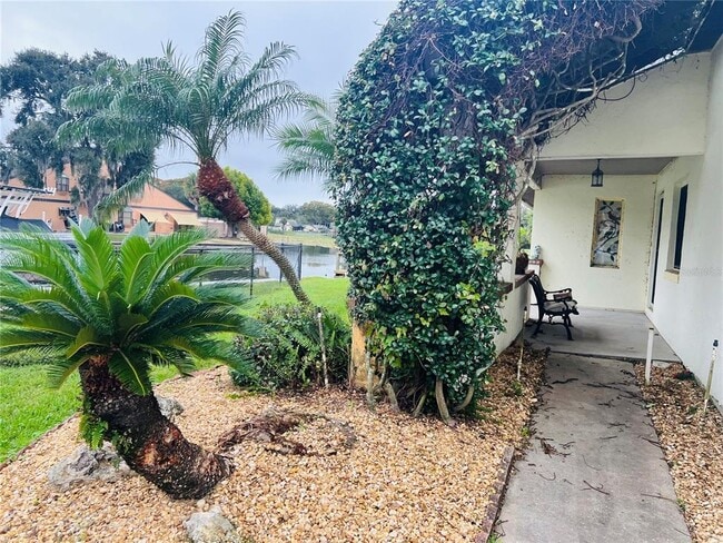 Foto del edificio - 832 Palm Harbor Ct