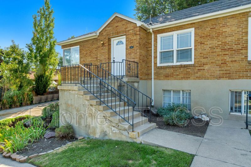 Primary Photo - 288 E 10th Ave