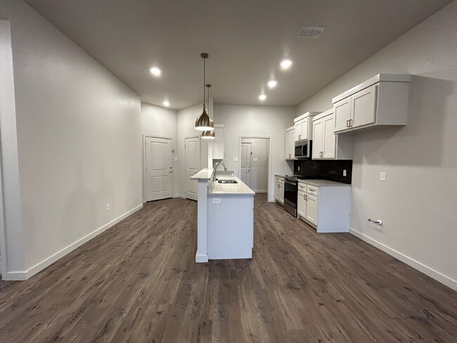 Foto del edificio - Brand New Duplex in Frenship East!