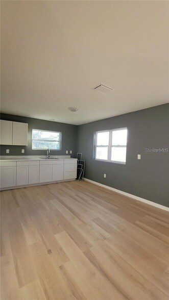 Foto del edificio - 1025 N Clara Ave