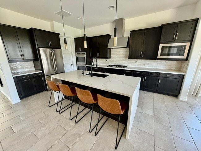 Foto del edificio - 10649 Thatcher Ave