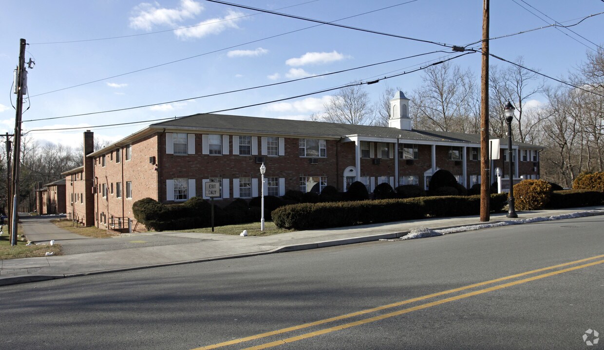 Foto principal - Edgewater Terrace Apartments