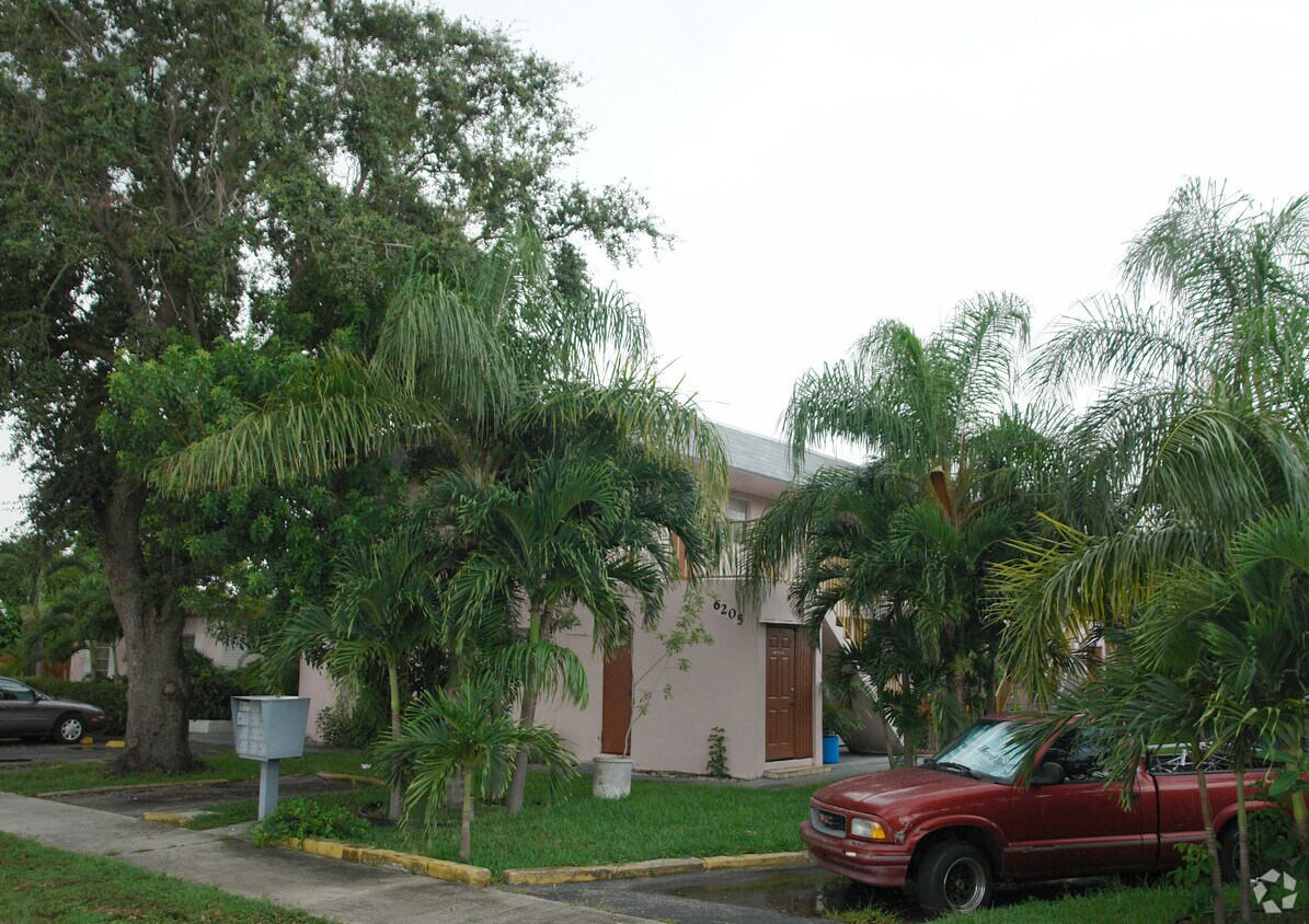 Foto del edificio - 6201-6209 Polk St
