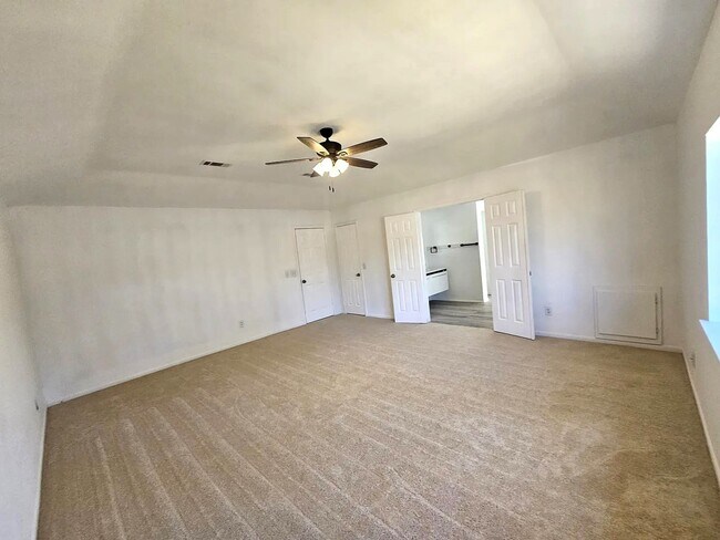 Building Photo - 11411 Sky Way Dr